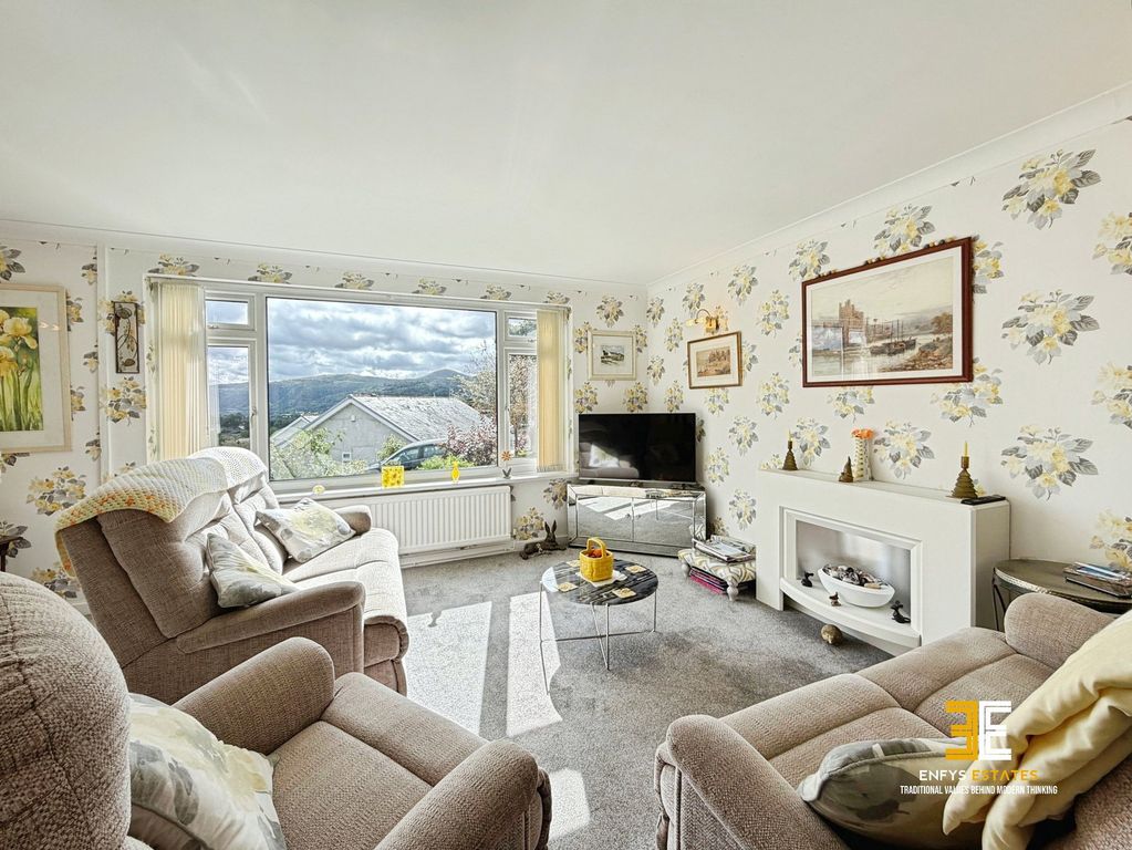 Property photo 2 of 41