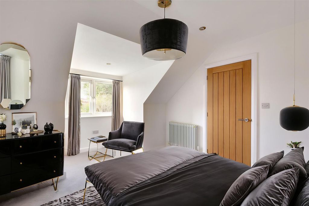 Property photo 3 of 36 Ai Bedroom 1 Luxury