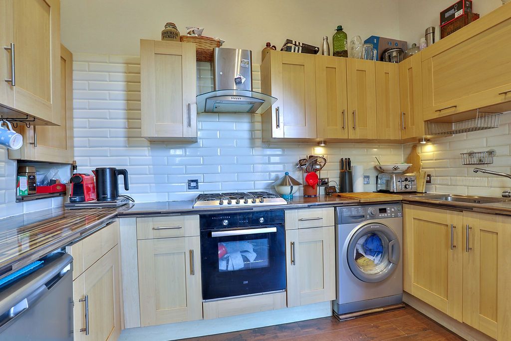 Property photo 3 of 30