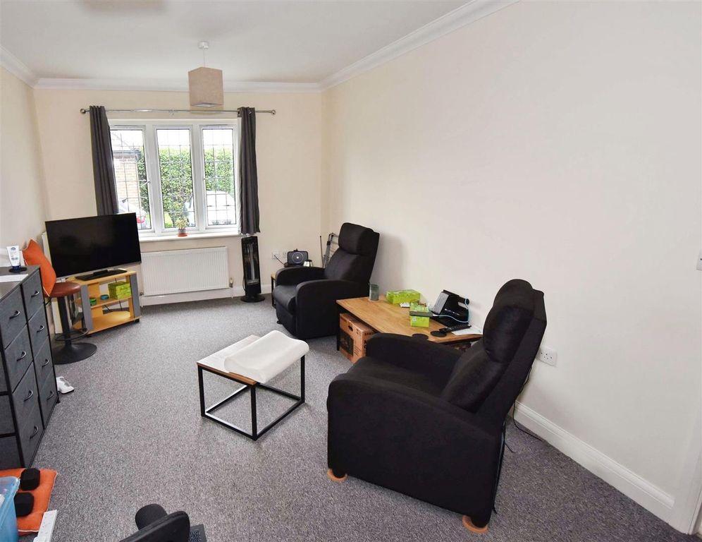 Property photo 3 of 6 Ebd2E4Fa-Fh 20Lounge.Jpg