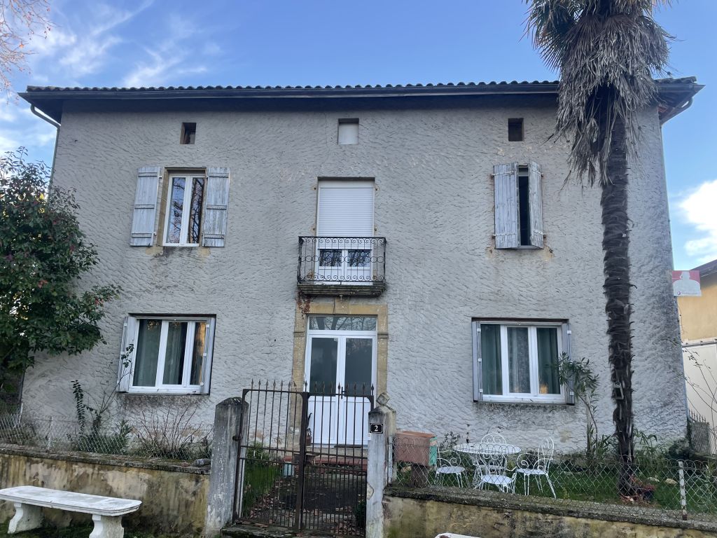 Property photo 2 of 12