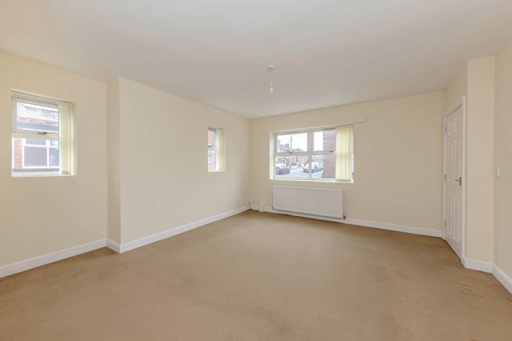 Property photo 3 of 24