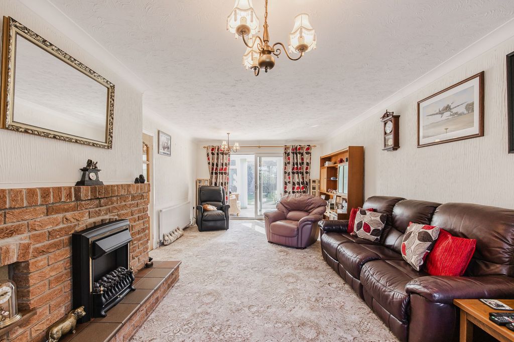 Property photo 2 of 16