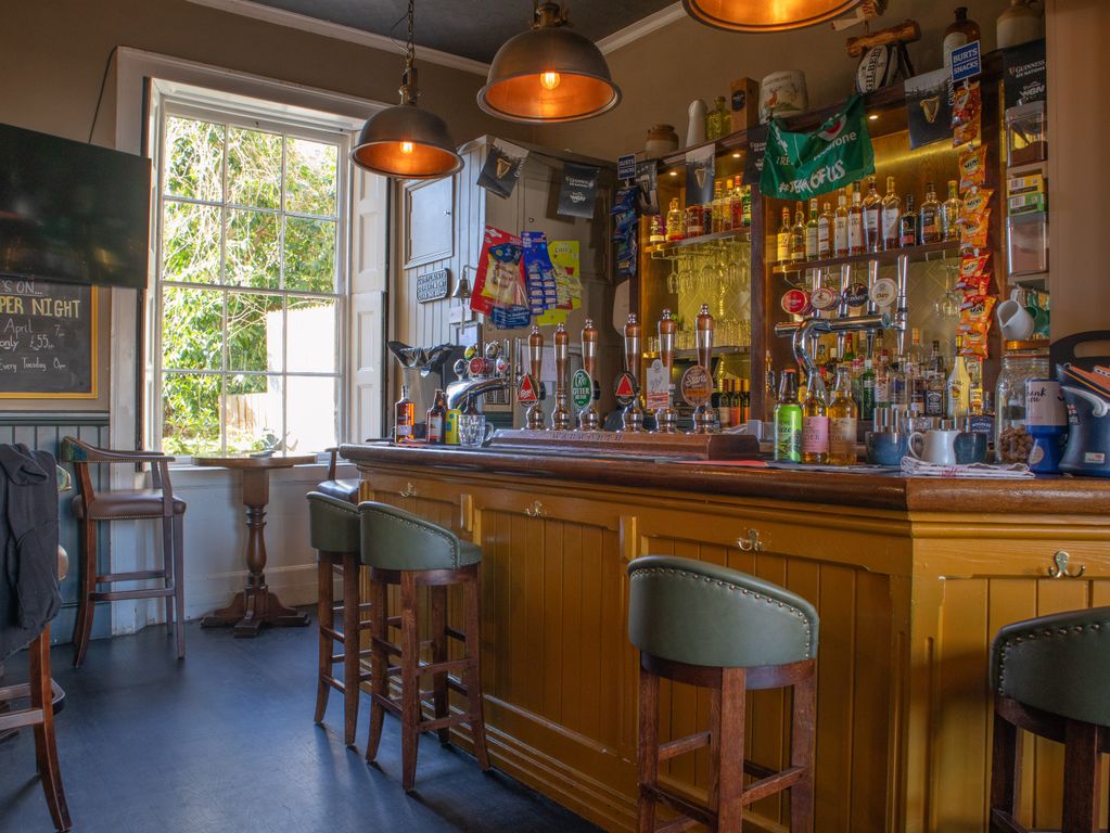 Property photo 2 of 9