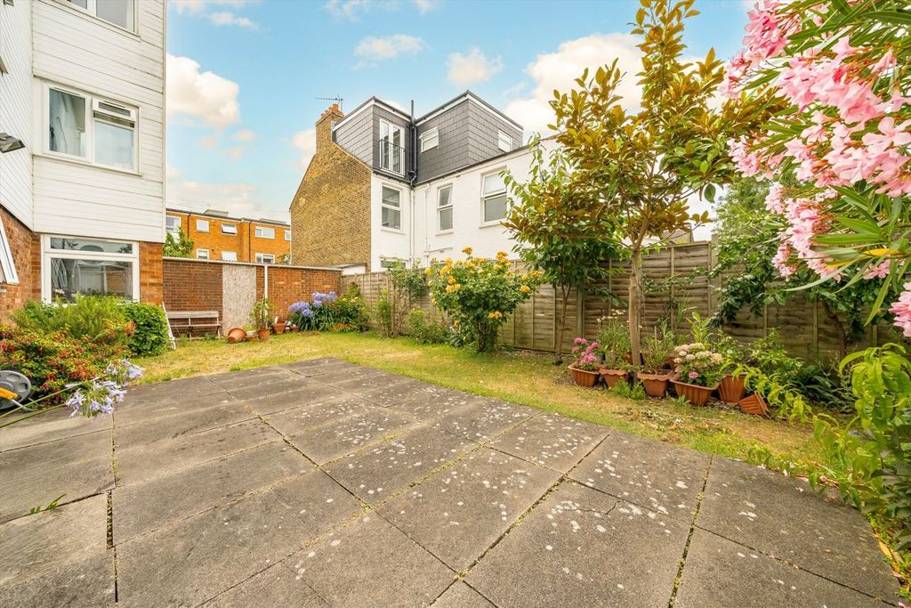 Property photo 3 of 9