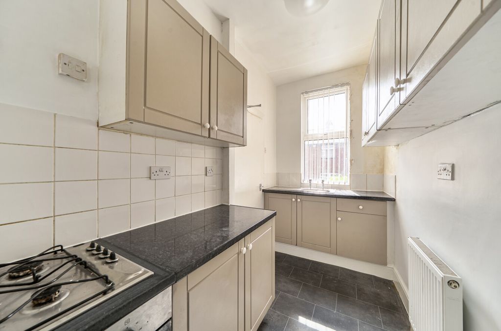 Property photo 3 of 13 1498662-8-6A677Eb...
