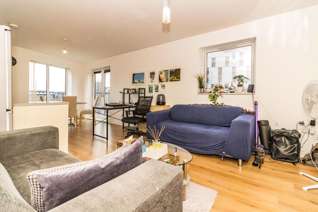 Property photo 2 of 9 Living Area