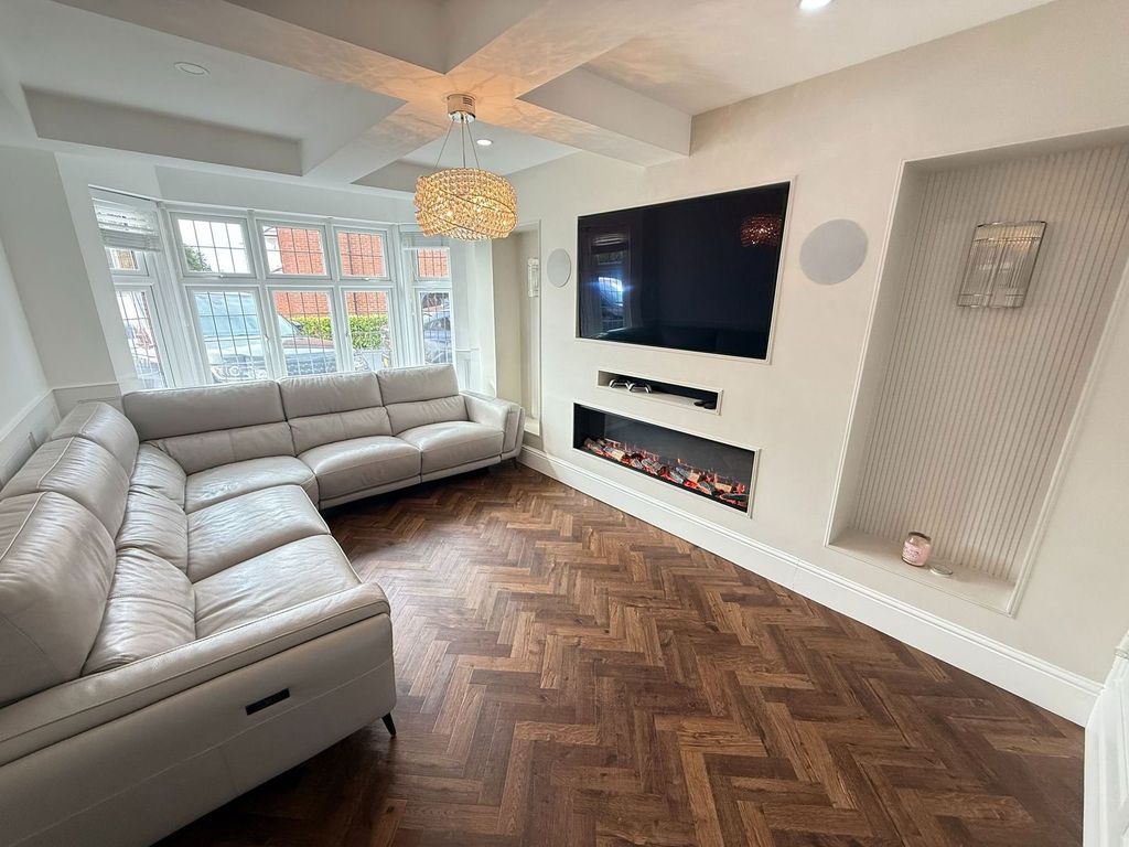 Property photo 2 of 22