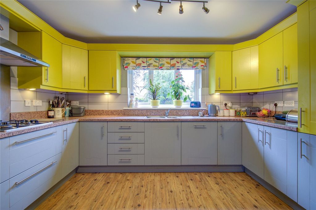 Property photo 3 of 25 Picture No. 03