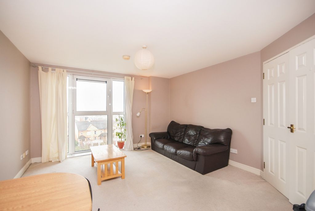 Property photo 2 of 6