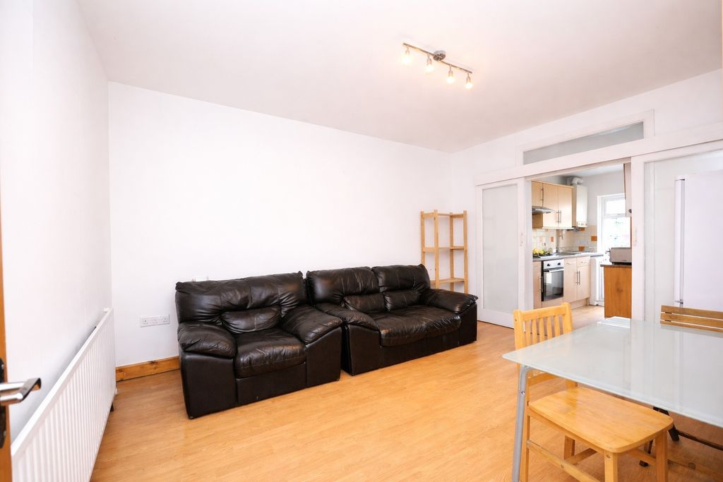 Property photo 3 of 10 3394494