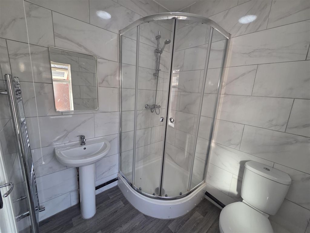 Property photo 3 of 8 41876.Jpg