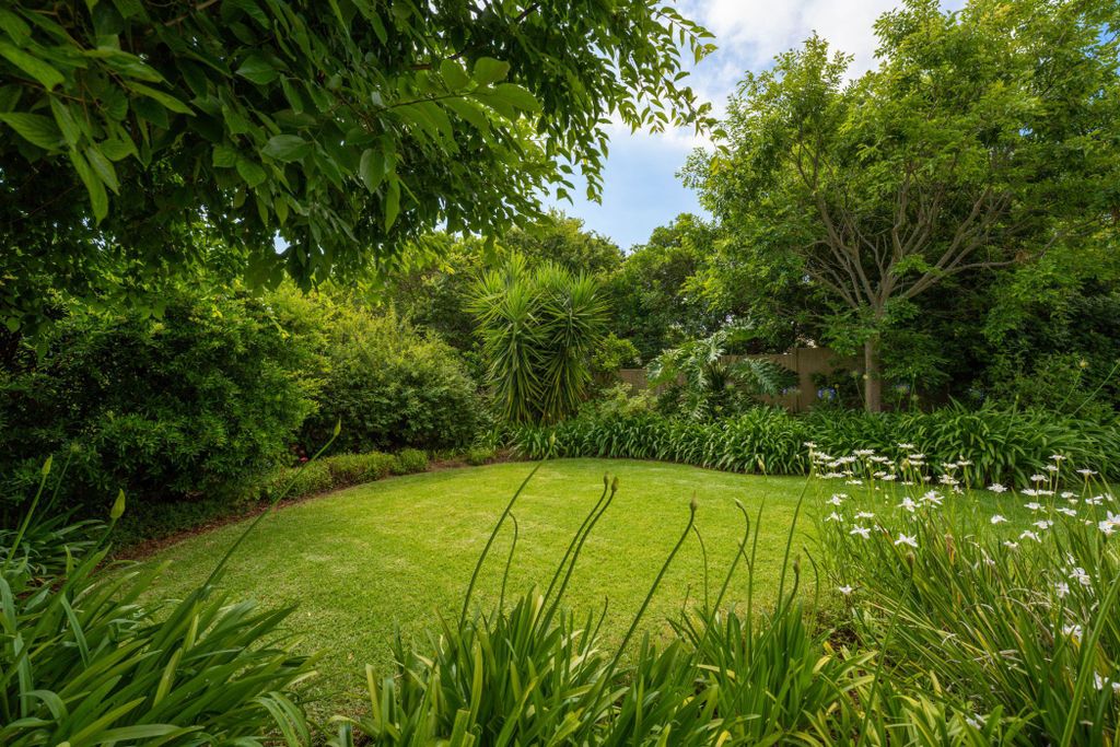 Property photo 3 of 36 Sw1683157