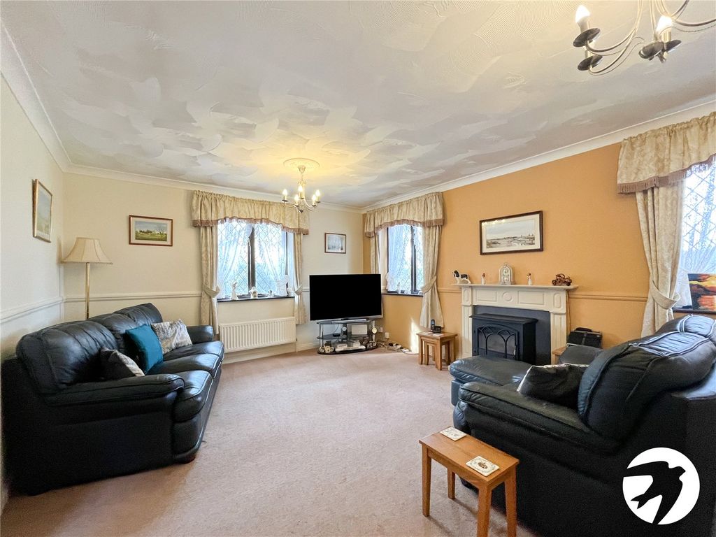 Property photo 2 of 18 Picture No. 11