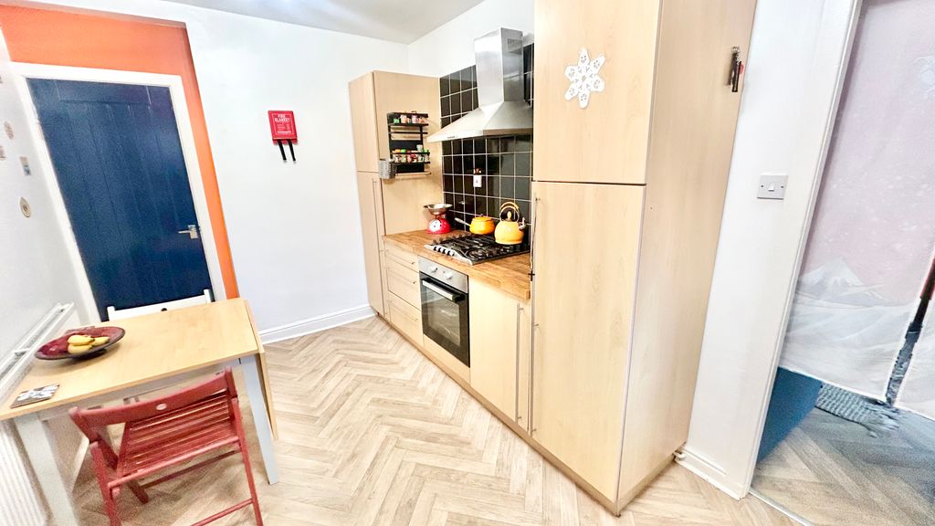 Property photo 3 of 14 3