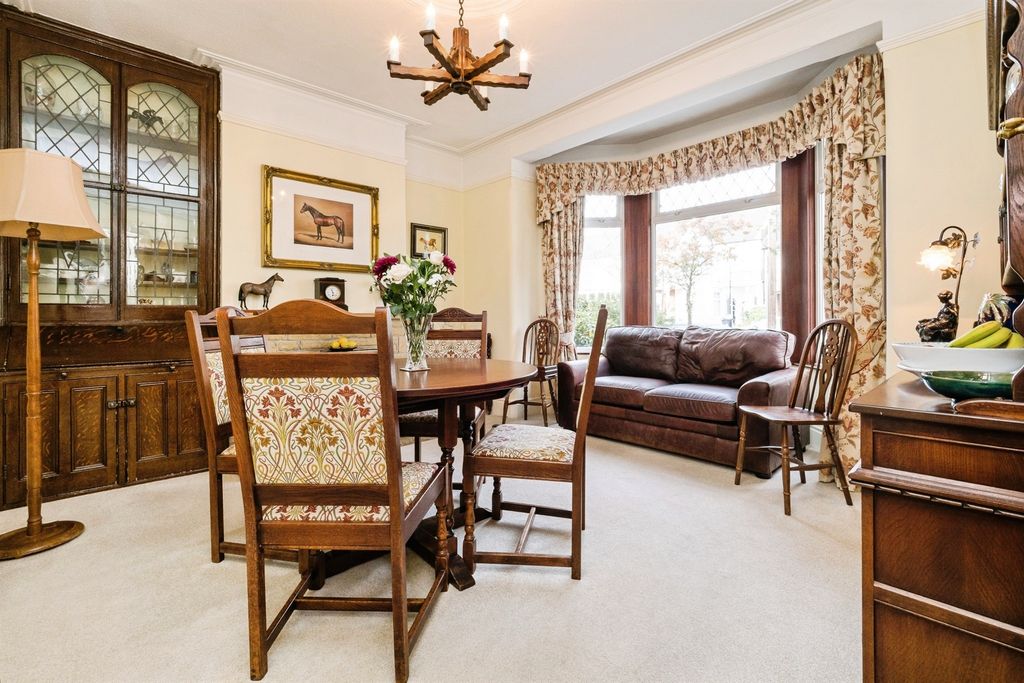 Property photo 3 of 22