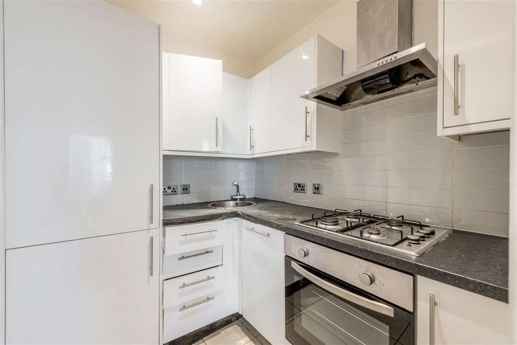 Property photo 2 of 20 4 Oriental Place-2.Jpg