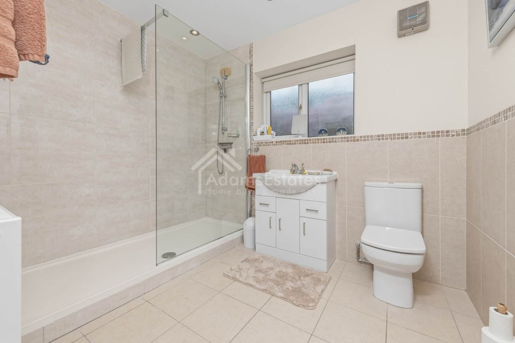 Additional image 18 of 4 bed detached house for saleBriestfield Road, Dewsbury WF12