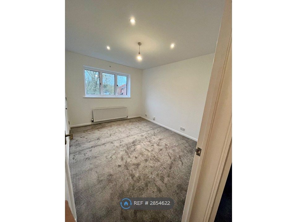 Property photo 3 of 9 Bedroom