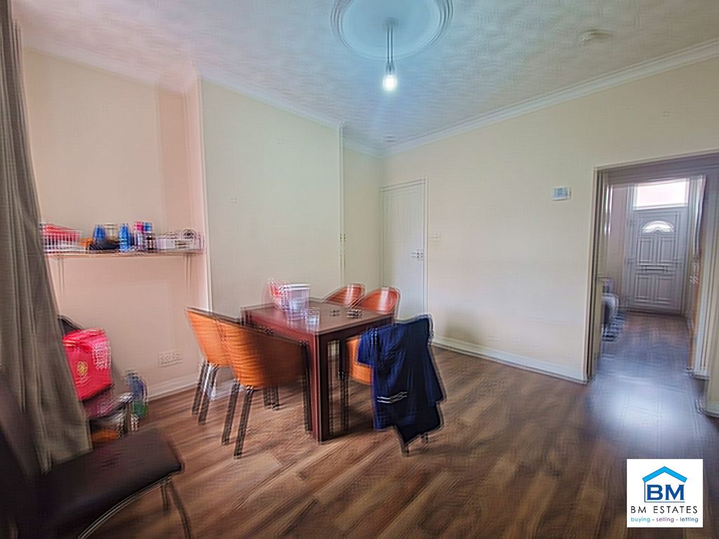 Property photo 3 of 8 Photo 7