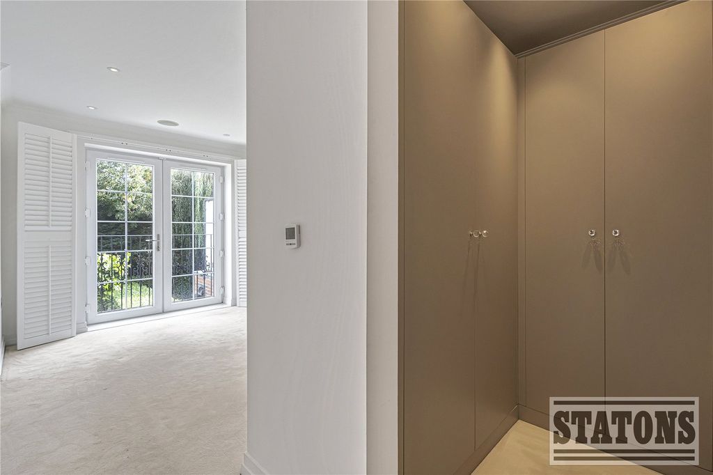 Additional image 11 of 2 bed flat for saleUplands Park Road, Enfield EN2