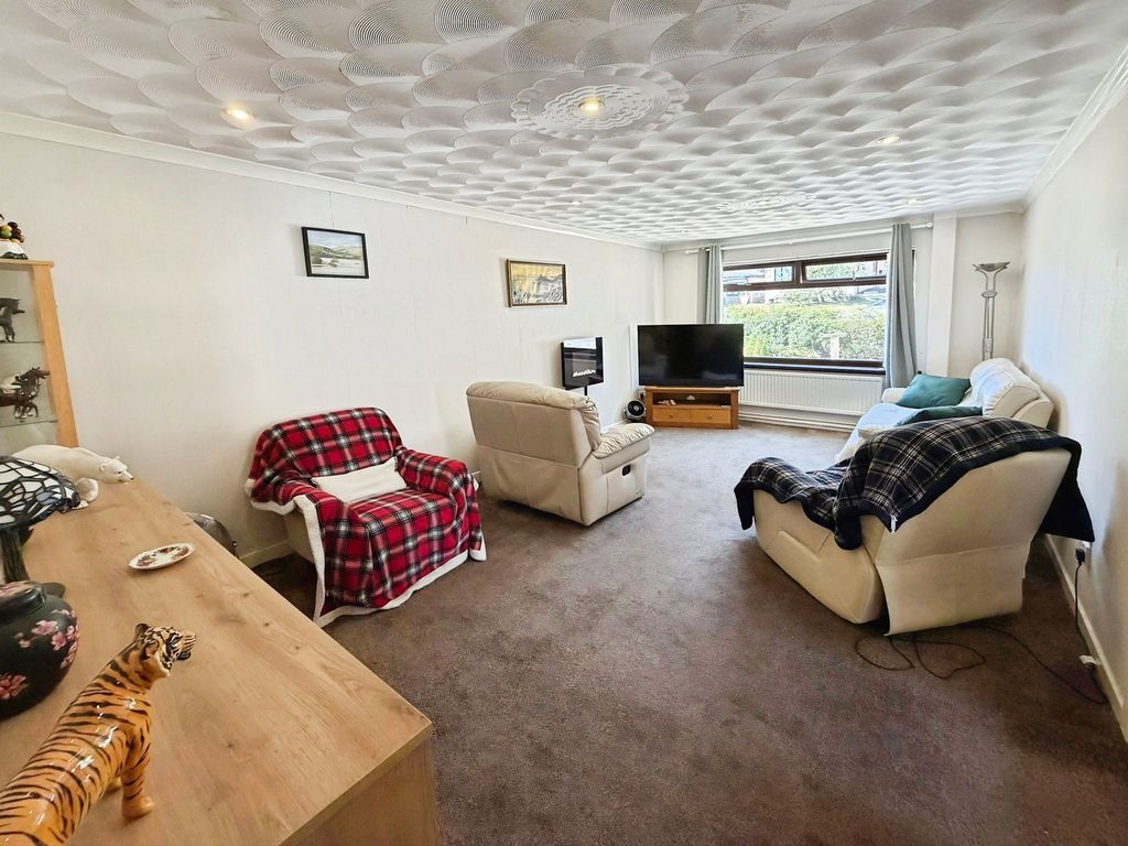 Property photo 3 of 33