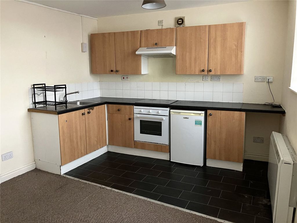 Property photo 2 of 8 Lounge Kitchen