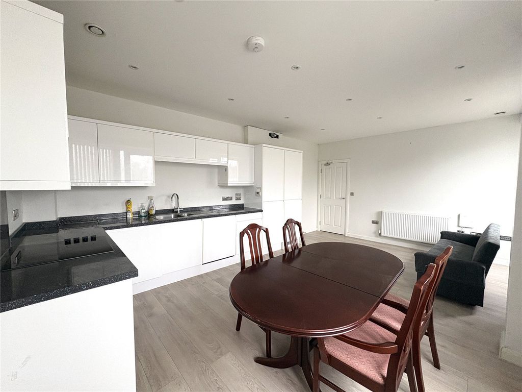 Property photo 3 of 9 Picture No. 14