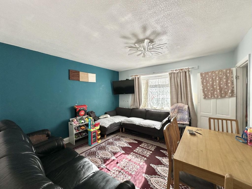 Property photo 2 of 12 0Bbfe79F-2941-4Eed-B3Bf-9c021E15E2Fd.Jpg