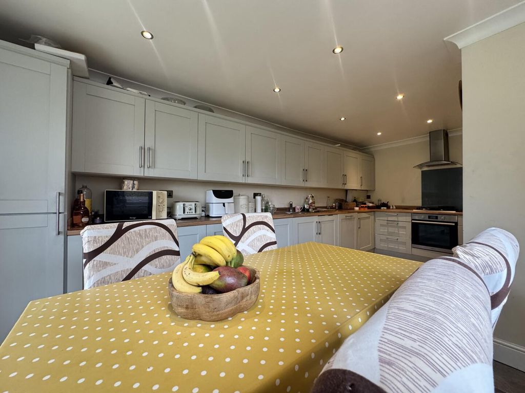 Additional image 14 of 3 bed semi-detached house for saleGordon Road, Grays RM16