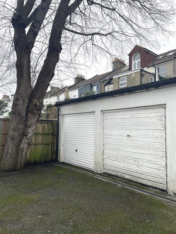 Property photo 1 of 2 External Garage.Jpg