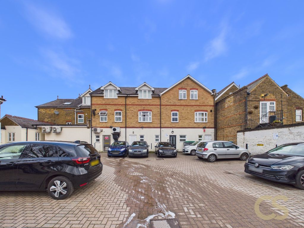 Property photo 1 of 11 4900960