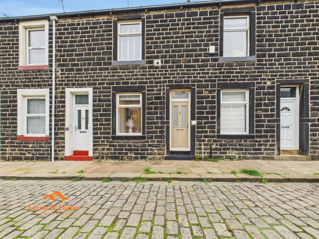 Property photo 2 of 21 Cam03956G0-Pr0167-Still020.Jpg