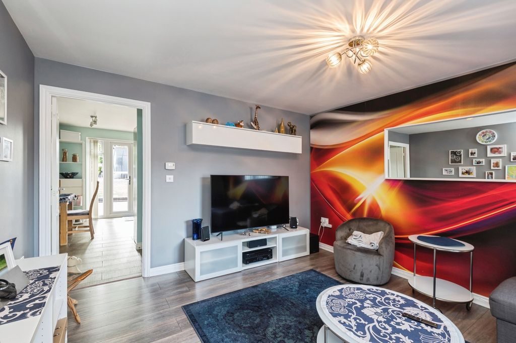 Property photo 3 of 20 Pbox-Img.Jpg