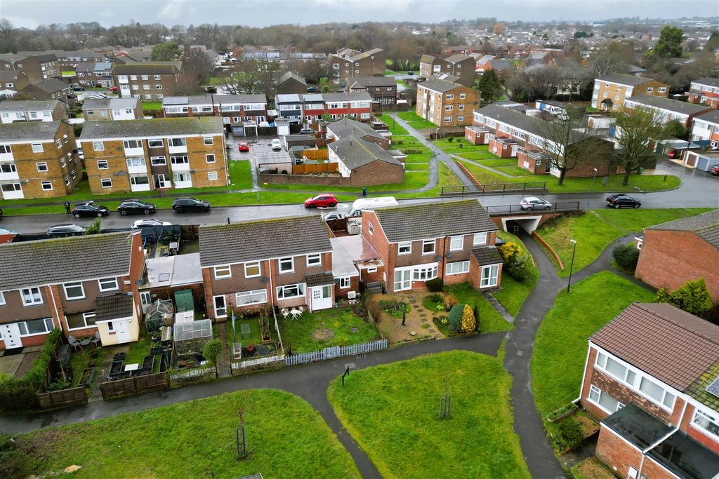 Property photo 3 of 22 10 Sycamore Drive, Patchway, Bristol Bs34 5Dh | Fr