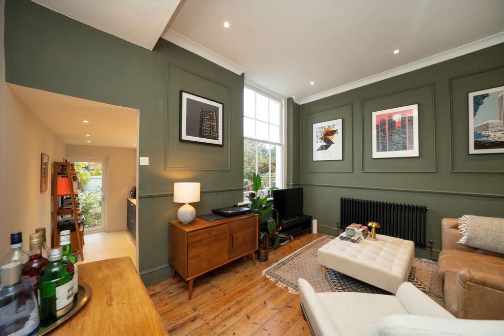 Property photo 2 of 7