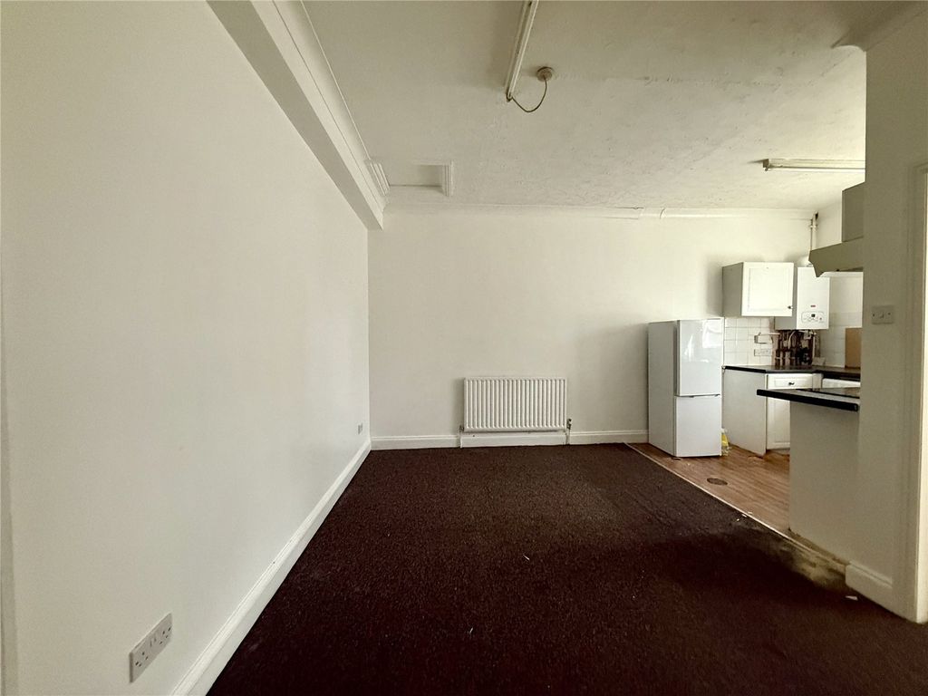 Property photo 3 of 8 Picture No. 04