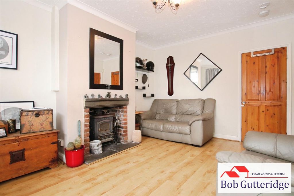 Property photo 2 of 24 Lounge