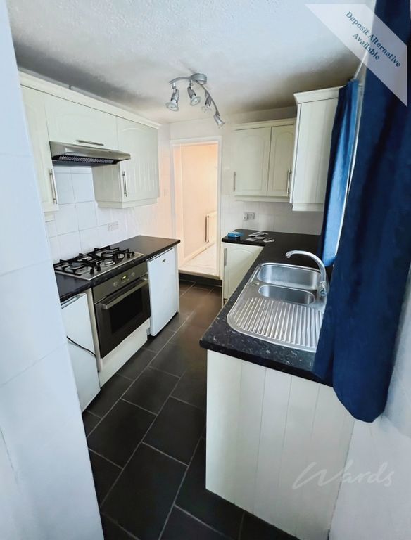 Property photo 3 of 10 Wickham Kitchen 1