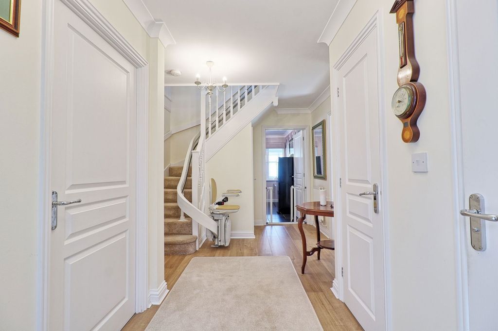 Property photo 3 of 37