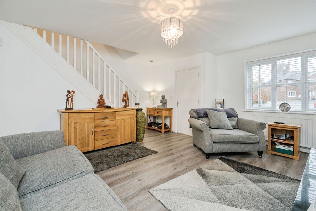 Property photo 2 of 17 Photo