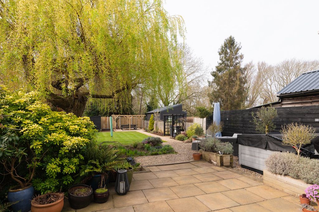 Property photo 2 of 30