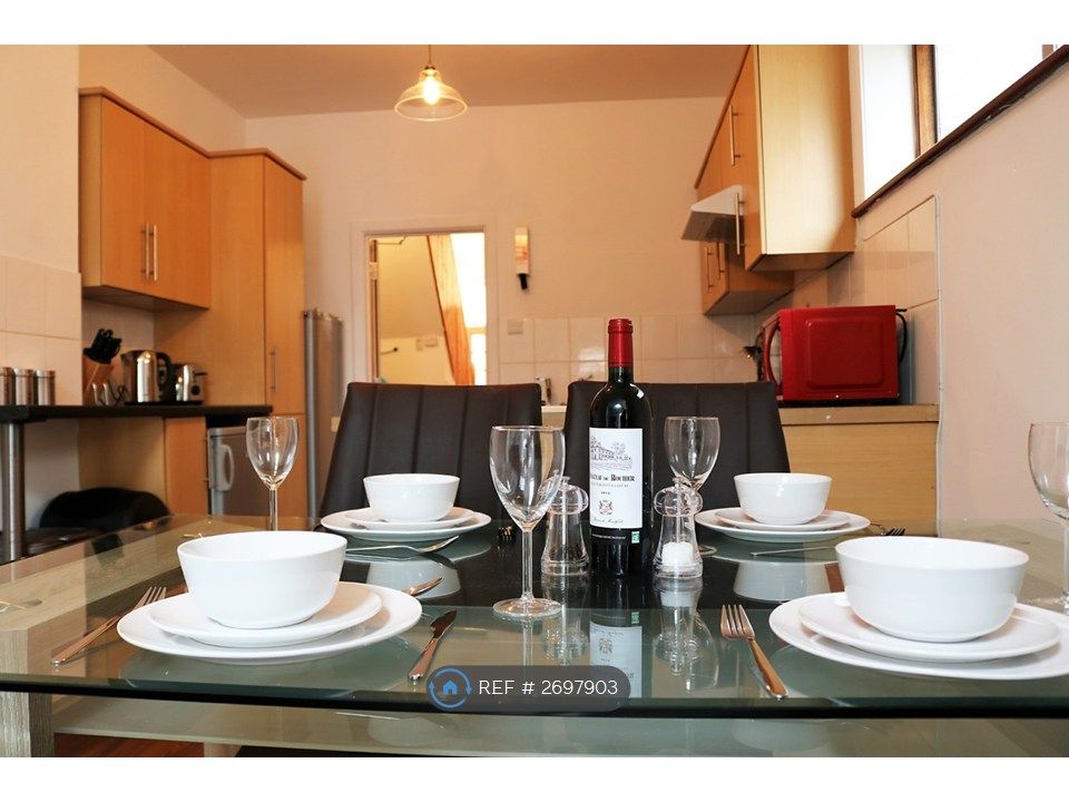 Property photo 3 of 6