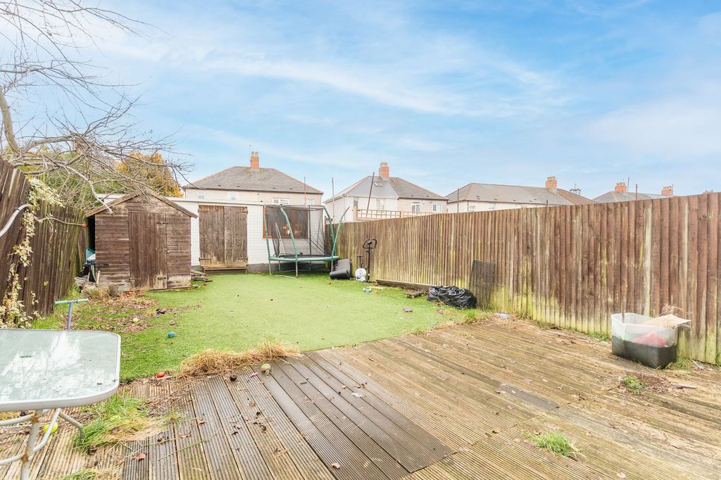 Property photo 2 of 20