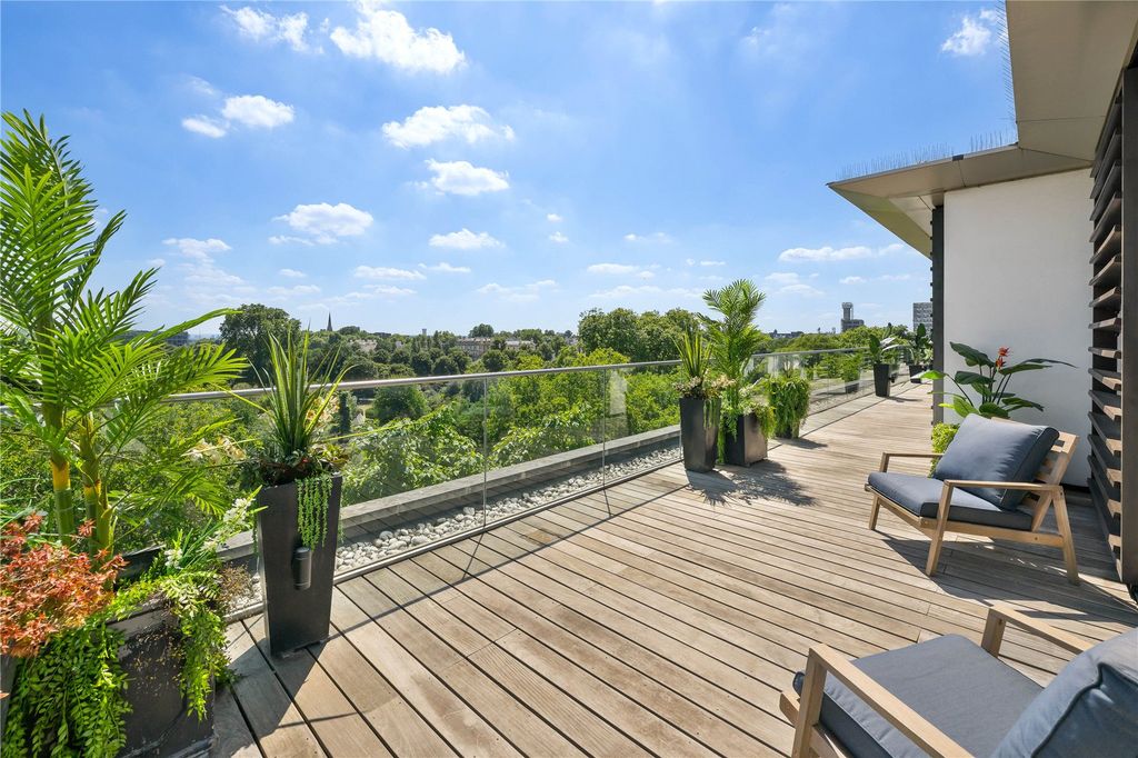 Property photo 1 of 24 Roof Terrace