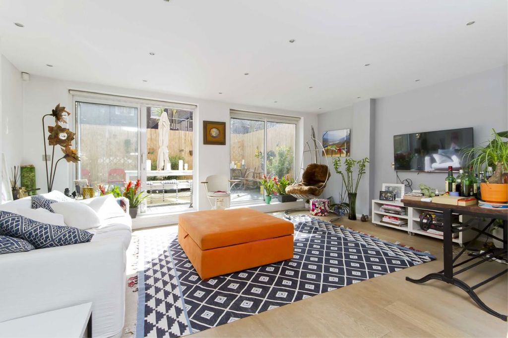 Property photo 3 of 7