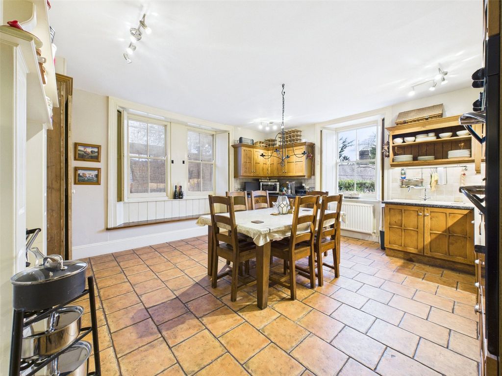 Property photo 3 of 21 Kitchen