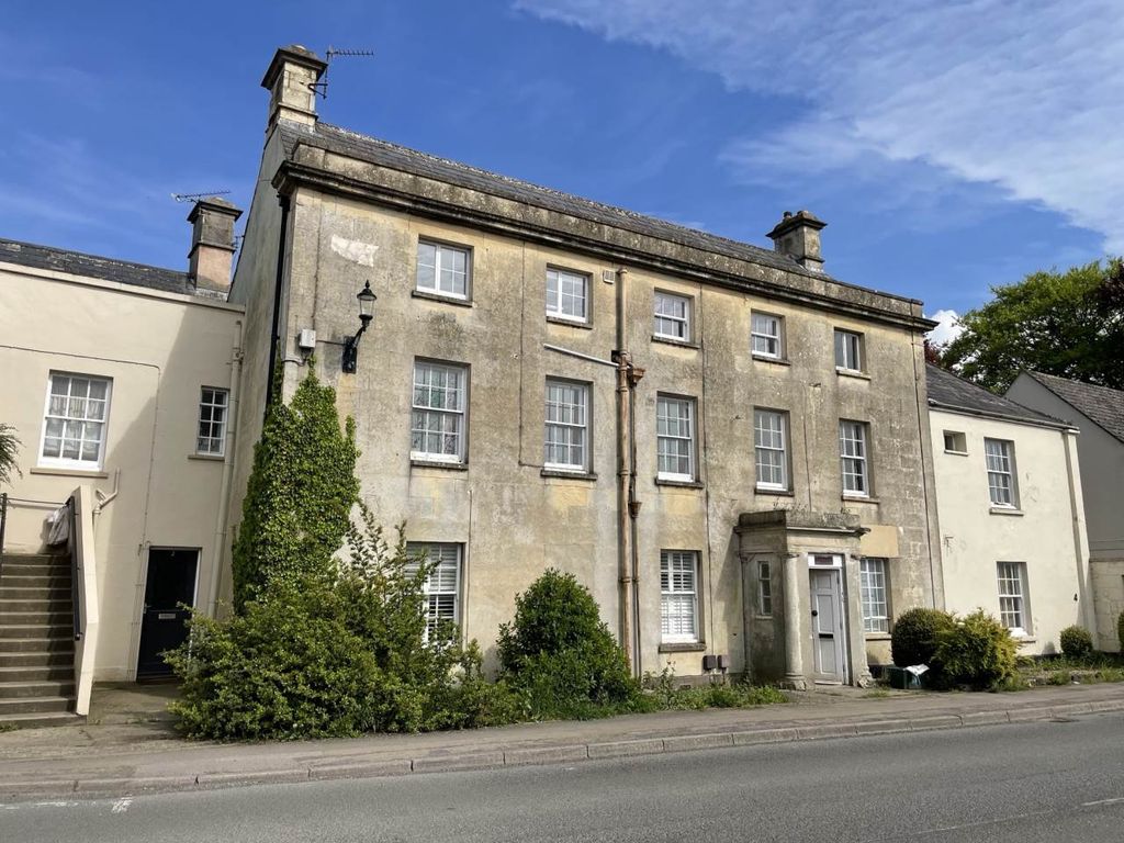 Property photo 1 of 6 Front