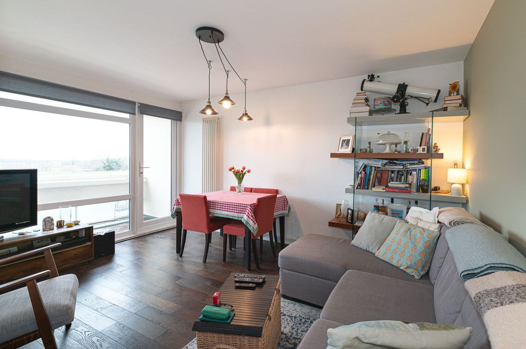 Property photo 1 of 33