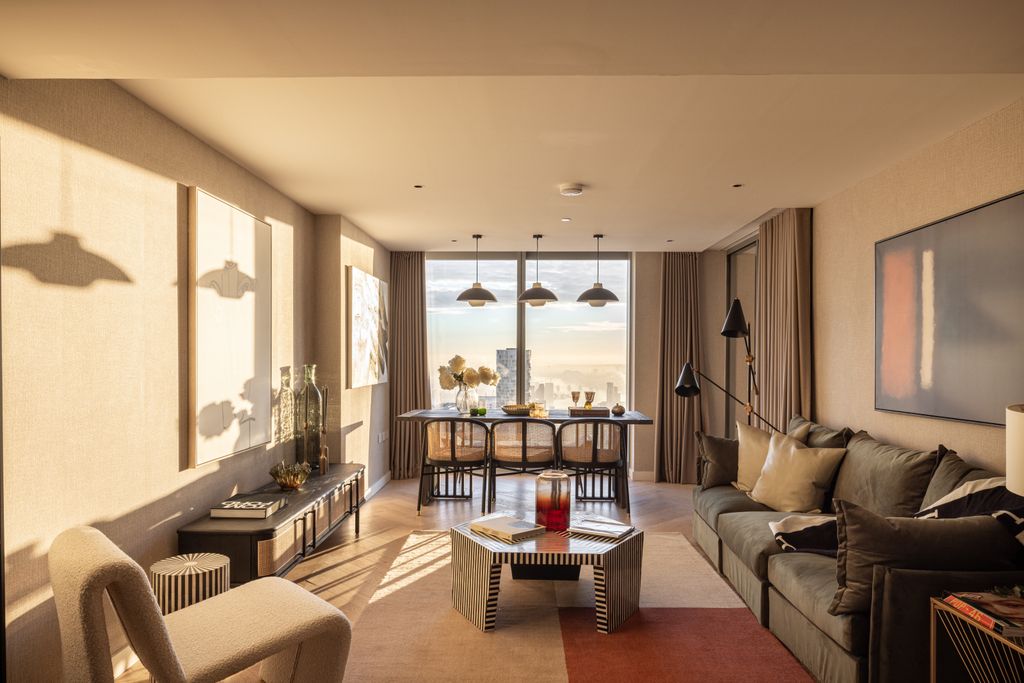 Property photo 1 of 43 72nd Floor, 2 Bedroom Lateral Apartment